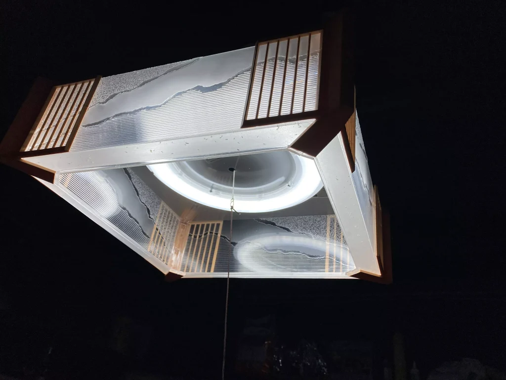 カメムシが好まないライト