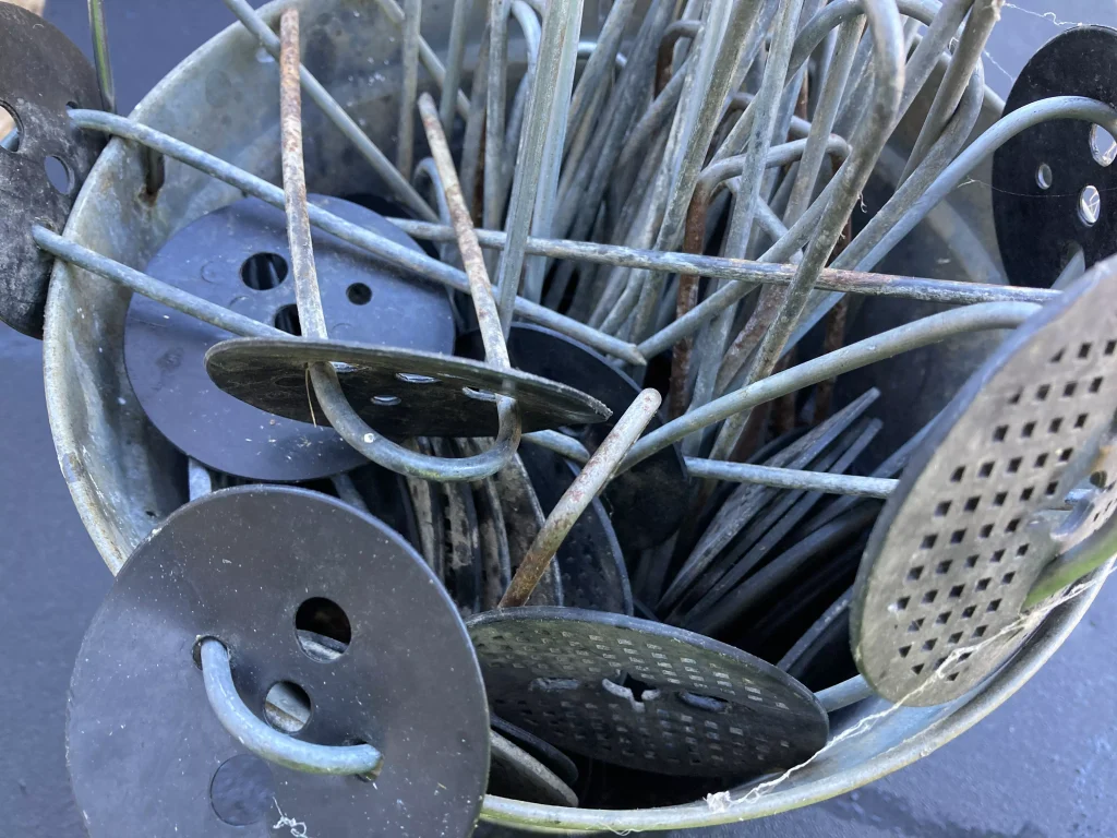 防草シート固定ピン