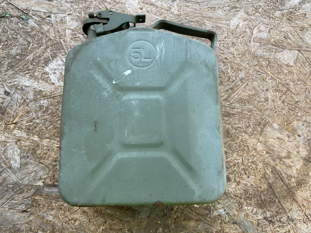 ガソリン携行缶